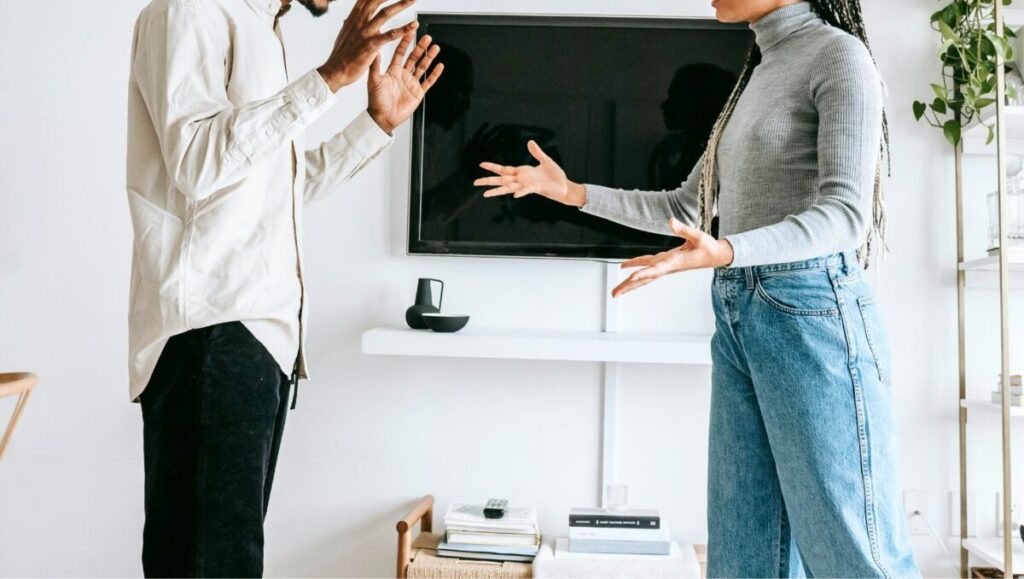 夫にイライラ、ストレスがたまる…家事をしない夫とのすれ違いを心理学で解説