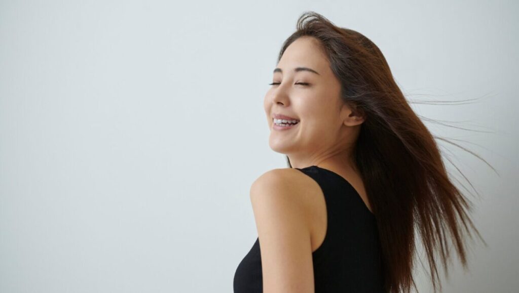 【40代女性必見】白髪を増やさないために!今日からやめたいNG習慣7選