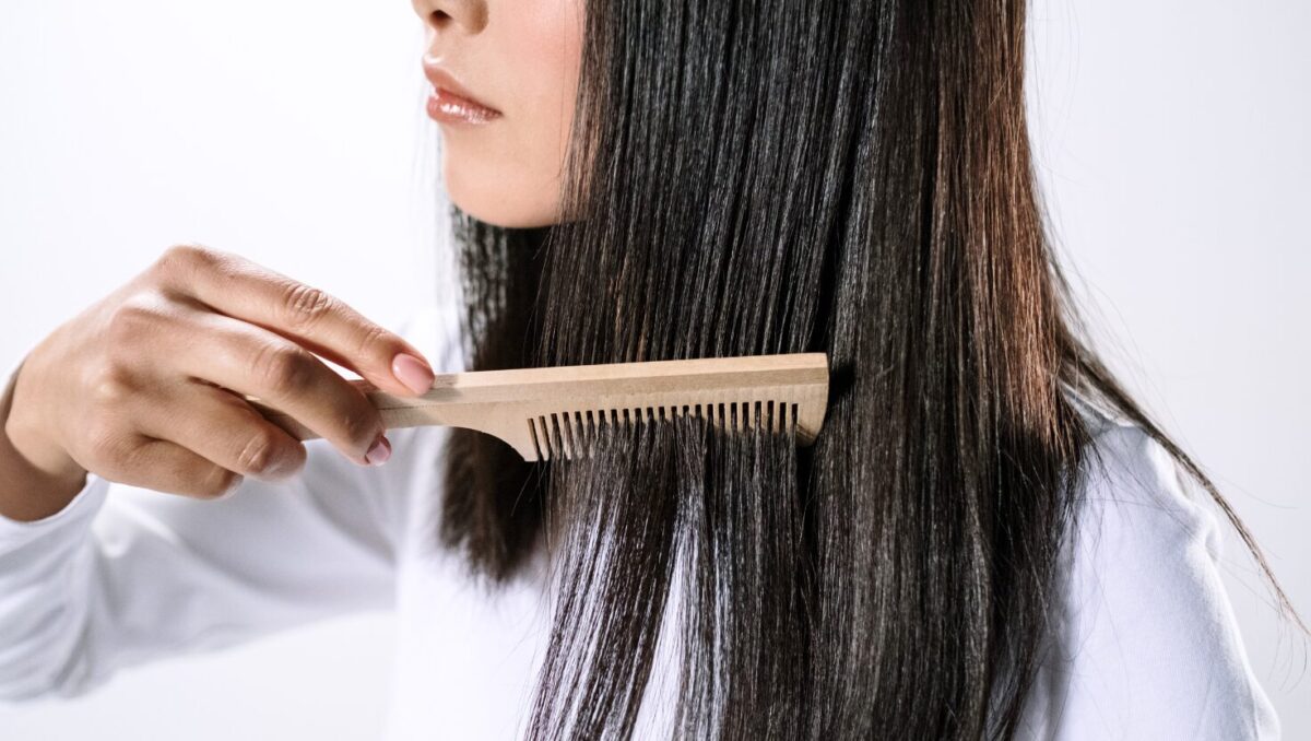 【40代女性必見】白髪を増やさないために!今日からやめたいNG習慣7選