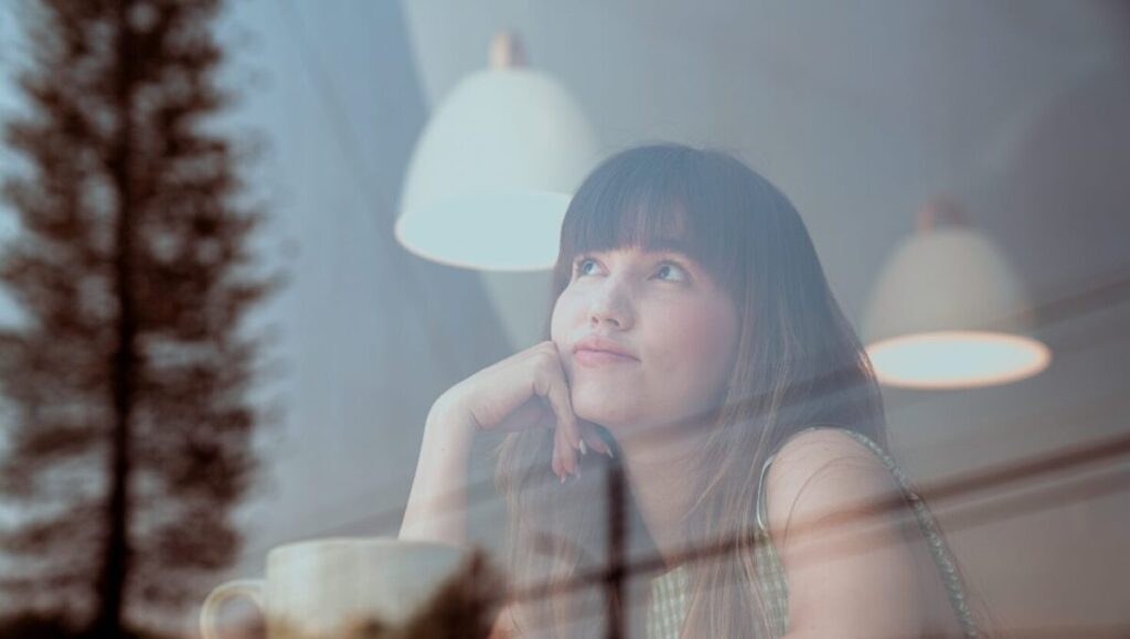 クリスマスプレゼントは“気持ち”で選ぶ。彼氏の心に響く贈り方【恋愛心理で解説】