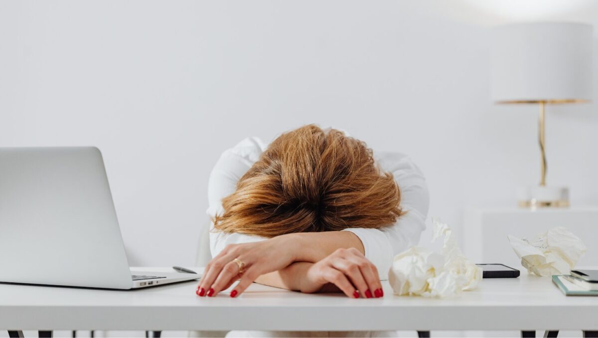 不安を感じる40代女性へ｜ミッドライフクライシスとは何か、乗り越えるためのヒント