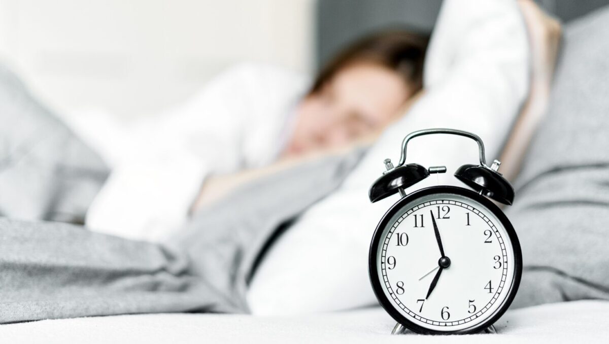 「疲れがとれない…」と感じるあなたへ｜心の疲れが回復しない理由と対処法