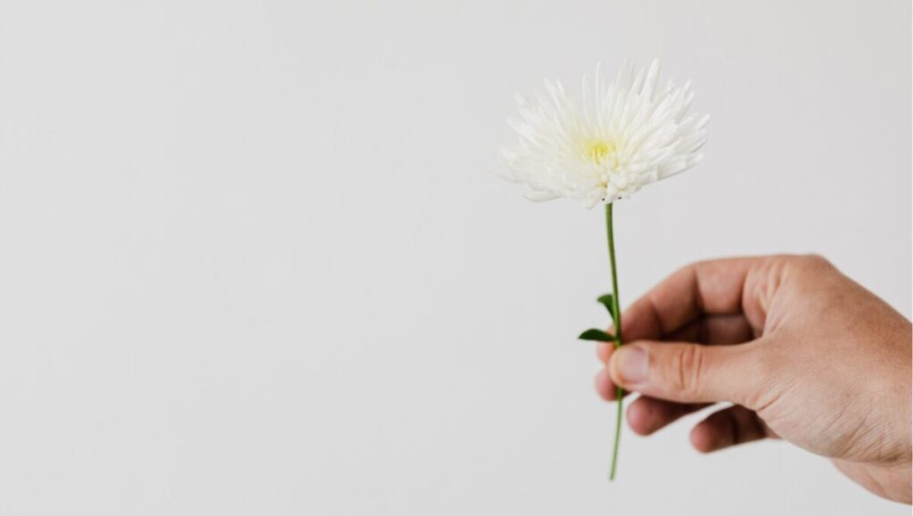 【相談】結婚しているのに、別の人に心が動いてしまいました。これって恋…?どうしたらいいのでしょうか?