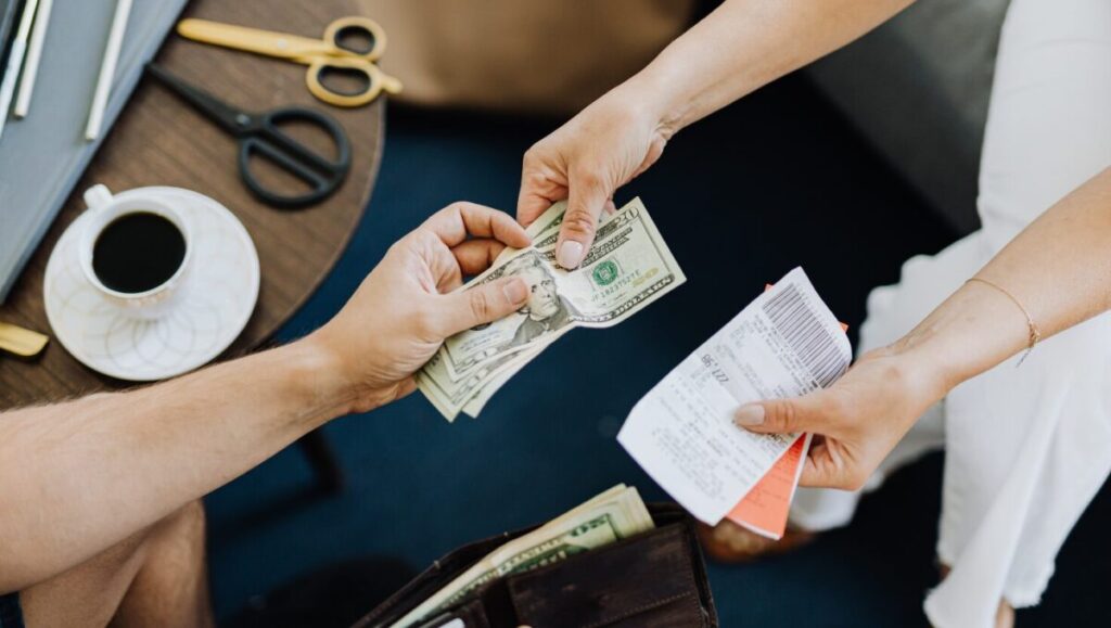 お金の不安が消えない女性に共通する、たったひとつの前提