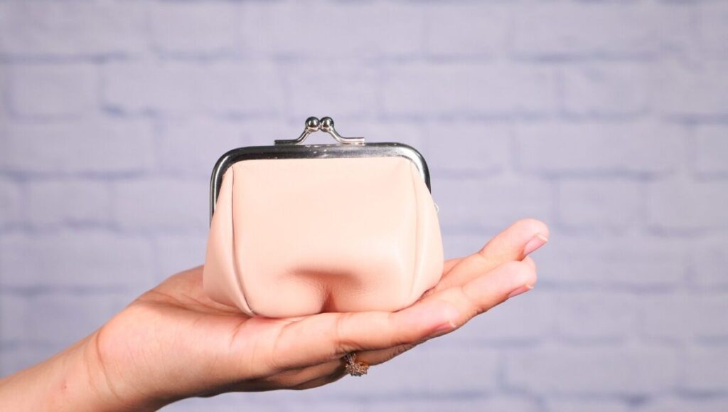 お金の不安が消えない女性に共通する、たったひとつの前提