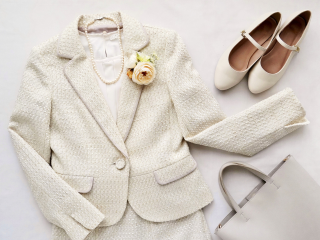 卒業式にコサージュはつける？母親が知っておきたいマナーと選び方